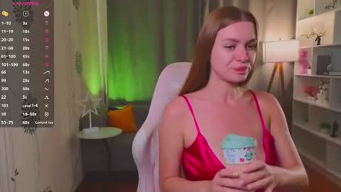 Snapshot of lovellalipss chatting on 07.22.26 Laura online show from 07.22.26