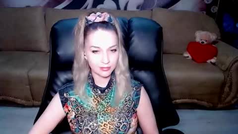 Snapshot of lovellymalina chatting on 02.07.26 private open online show from 02.07.26