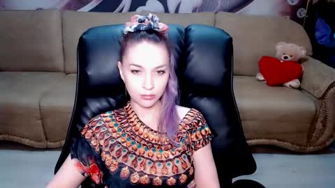 Snapshot of lovellymalina chatting on 02.20.26 private open online show from 02.20.26