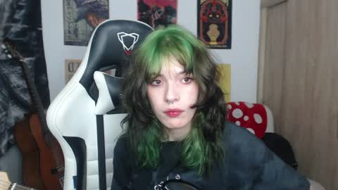 Snapshot of lovely_cass chatting on 12.10.24 Cassie online show from 12.10.24