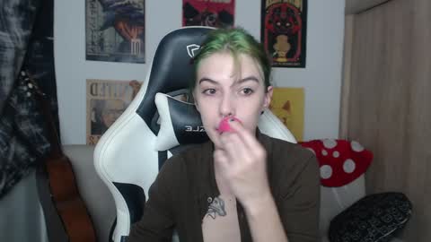 Snapshot of lovely_cass chatting on 12.18.24 Cassie online show from 12.18.24