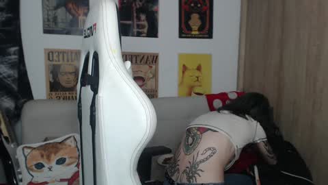Snapshot of lovely_cass chatting on 01.06.25 Cassie online show from 01.06.25