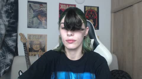 Snapshot of lovely_cass chatting on 01.08.25 Cassie online show from 01.08.25