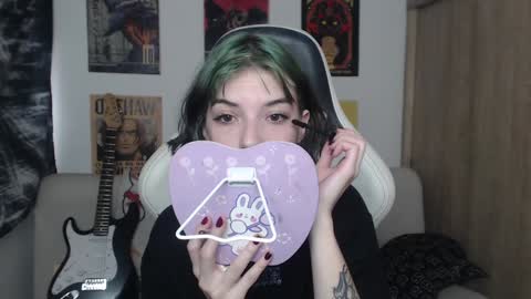 Snapshot of lovely_cass chatting on 01.10.25 Cassie online show from 01.10.25