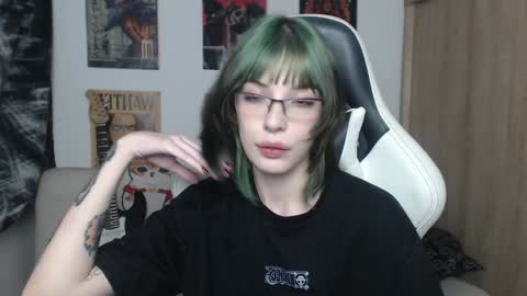 Snapshot of lovely_cass chatting on 01.11.25 Cassie online show from 01.11.25