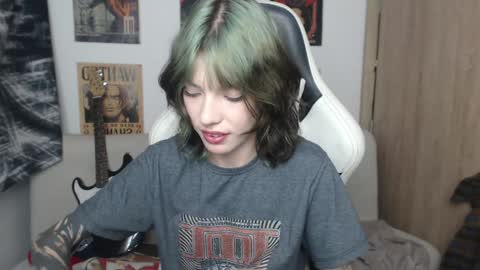 Snapshot of lovely_cass chatting on 01.23.25 Cassie online show from 01.23.25