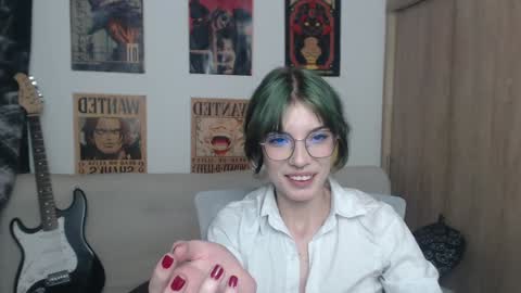 Snapshot of lovely_cass chatting on 02.01.25 Cassie online show from 02.01.25