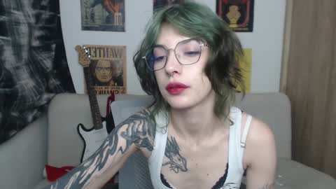 Snapshot of lovely_cass chatting on 02.04.25 Cassie online show from 02.04.25