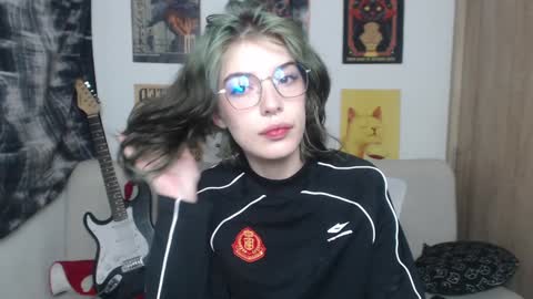 Snapshot of lovely_cass chatting on 02.08.25 Cassie online show from 02.08.25
