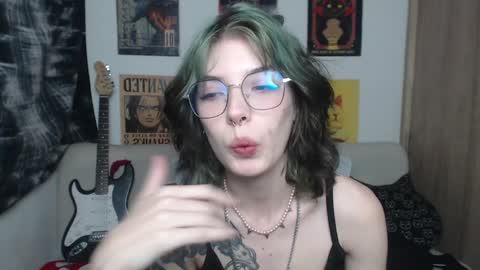 Snapshot of lovely_cass chatting on 02.09.25 Cassie online show from 02.09.25