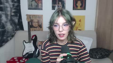 Snapshot of lovely_cass chatting on 02.10.25 Cassie online show from 02.10.25