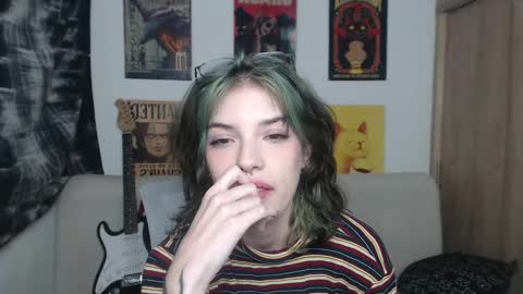 Snapshot of lovely_cass chatting on 02.10.25 Cassie online show from 02.10.25