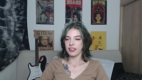 Snapshot of lovely_cass chatting on 02.11.25 Cassie online show from 02.11.25