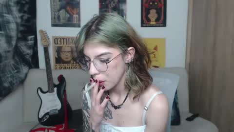 Snapshot of lovely_cass chatting on 02.24.25 Cassie online show from 02.24.25