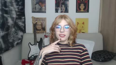 Snapshot of lovely_cass chatting on 03.01.25 Cassie online show from 03.01.25