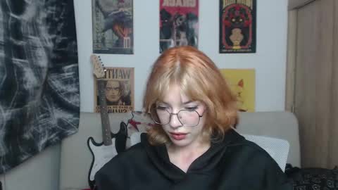 Snapshot of lovely_cass chatting on 03.02.25 Cassie online show from 03.02.25