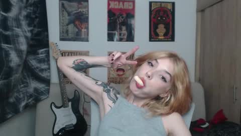 Snapshot of lovely_cass chatting on 03.03.25 Cassie online show from 03.03.25