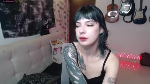 Snapshot of lovely_cass chatting on 09.27.25 Cassie online show from 09.27.25
