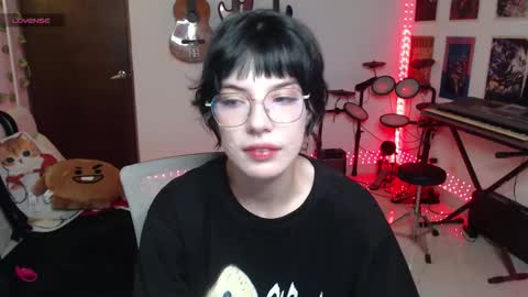 Snapshot of lovely_cass chatting on 10.06.25 Cassie online show from 10.06.25