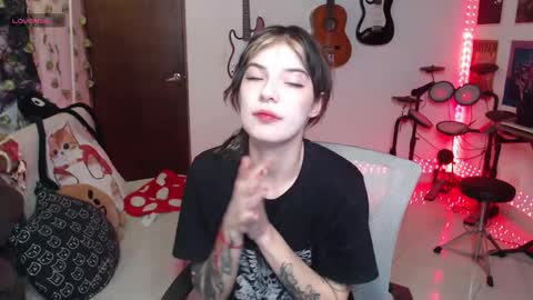 Snapshot of lovely_cass chatting on 10.23.25 Cassie online show from 10.23.25