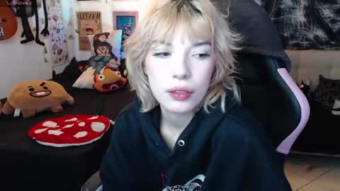 Snapshot of lovely_cass chatting on 07.07.26 Cassie online show from 07.07.26