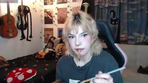 Snapshot of lovely_cass chatting on 07.23.26 Cassie online show from 07.23.26