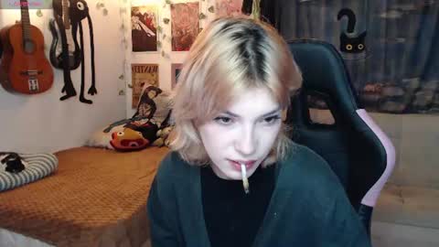 Snapshot of lovely_cass chatting on 07.28.26 Cassie online show from 07.28.26