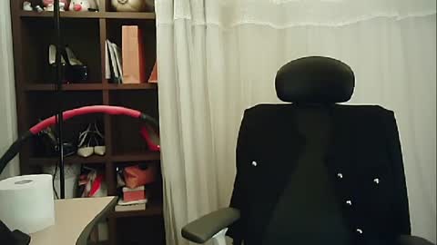 Snapshot of lovely_dana chatting on 12.27.24 DANA KIM online show from 12.27.24