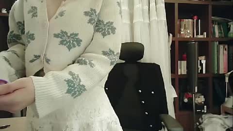 Snapshot of lovely_dana chatting on 01.18.25 DANA KIM online show from 01.18.25