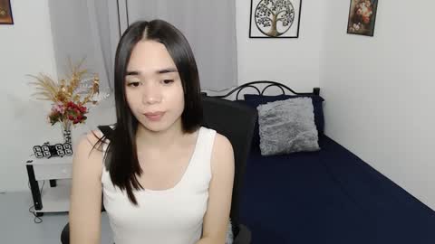 Snapshot of lovely_davis chatting on 02.02.25 Erica online show from 02.02.25