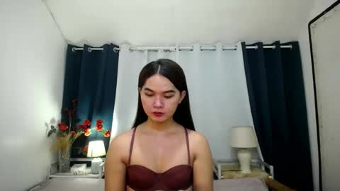 lovely_dianne online show from 02.19.25