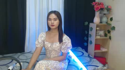 lovely_dianne online show from 02.21.25
