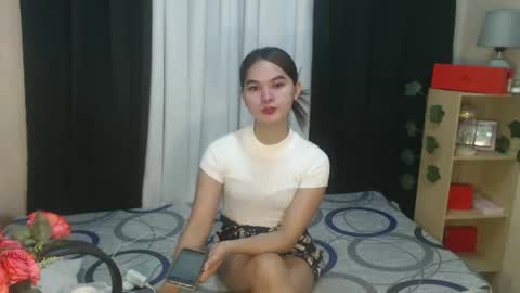 lovely_dianne online show from 02.25.25