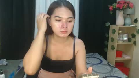 lovely_dianne online show from 02.26.25