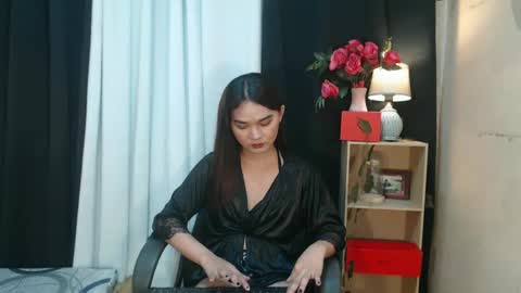 lovely_dianne online show from 03.06.25