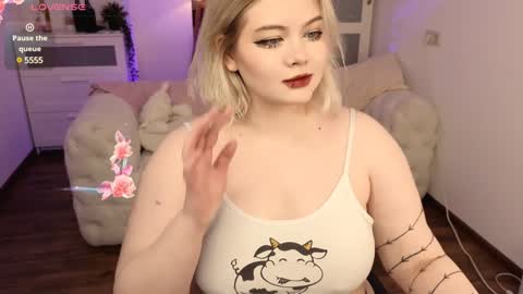 Snapshot of lovely_leilla chatting on 01.09.25 lovely_leilla online show from 01.09.25