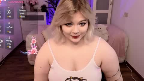 Snapshot of lovely_leilla chatting on 01.20.25 lovely_leilla online show from 01.20.25