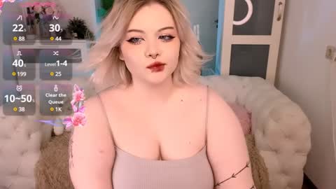 Snapshot of lovely_leilla chatting on 02.01.25 lovely_leilla online show from 02.01.25