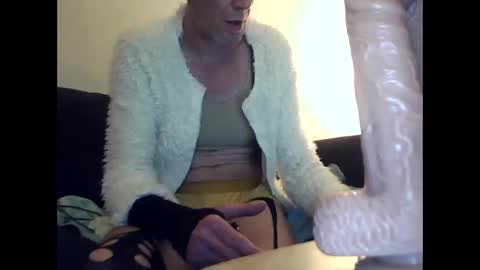 Snapshot of lovely_me165244 chatting on 12.04.24 mooie man online show from 12.04.24