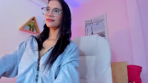 Snapshot of lovely_oliviaa chatting on 06.23.26 Olivia online show from 06.23.26
