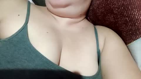 Snapshot of lovely_orchid chatting on 12.25.24 lovely_orchid online show from 12.25.24