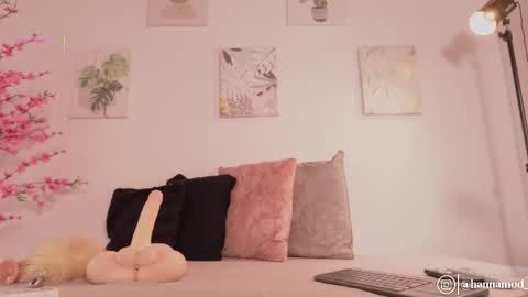 Snapshot of lovely_queens chatting on 03.28.26 online show from 03.28.26