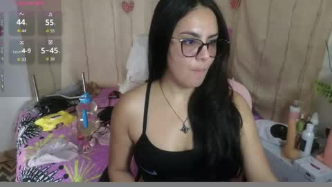 Snapshot of lovely_trix_ chatting on 05.18.26 Trix online show from 05.18.26