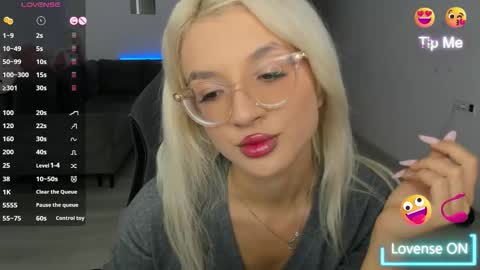 Snapshot of lovelybianca_ chatting on 11.07.25 lovelybianca_ online show from 11.07.25