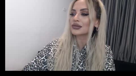 Snapshot of lovelyblondyxxx chatting on 02.17.25 PrAllinXXXa online show from 02.17.25