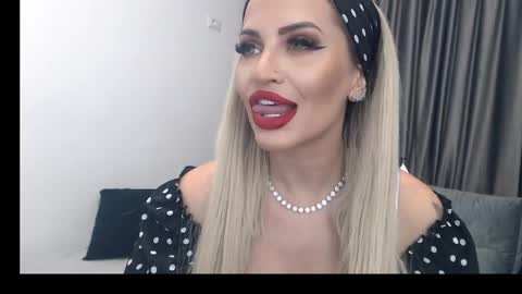 Snapshot of lovelyblondyxxx chatting on 03.07.25 PrAllinXXXa online show from 03.07.25