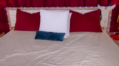 Caroline online show from 03.07.25