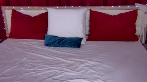 Caroline online show from 11.20.25