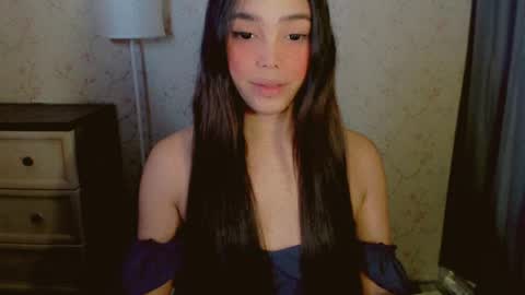 Snapshot of lovelylaiza chatting on 06.25.26 Cutie Laiza online show from 06.25.26