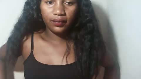 lovelylarra online show from 03.02.26